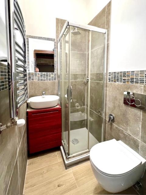 Siena Apartment 2 Parcheggio Privato E Giardino Ngoại thất bức ảnh